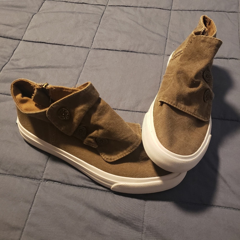 Blowfish Canvas Shoes Sz 8